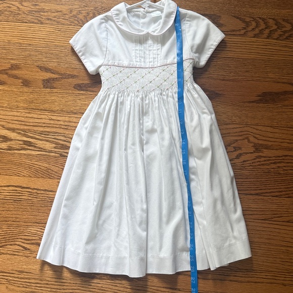 Girls EDGEHILL COLLECTION Classic White Smocked Embroidered Dress Size 5 VGUC - Picture 10 of 11